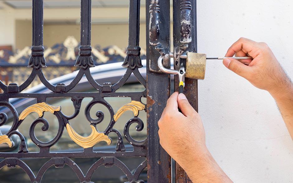 serrure de porte Marcoussis